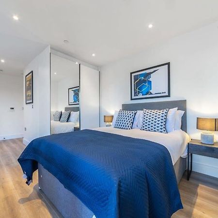 Modern Studio Apartment In East Grinstead Eksteriør billede