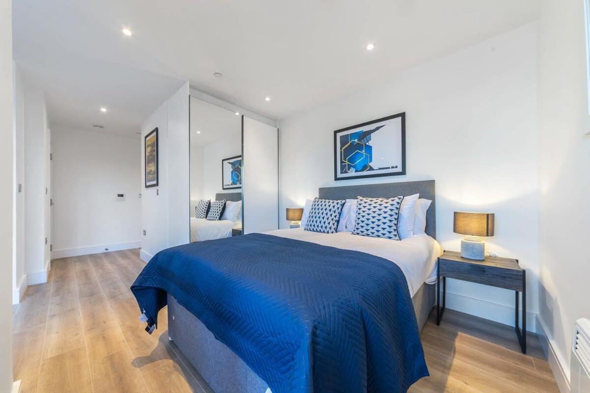 Modern Studio Apartment In East Grinstead Eksteriør billede
