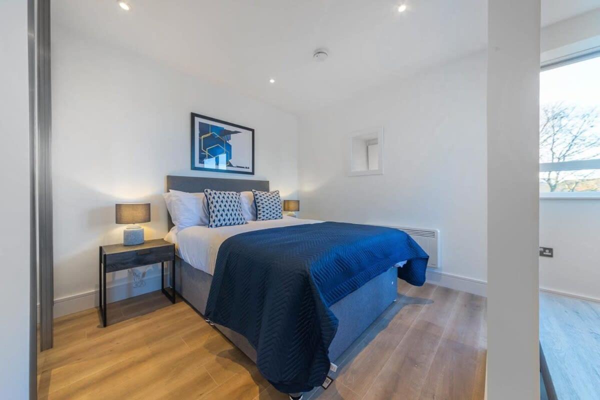 Modern Studio Apartment In East Grinstead Eksteriør billede